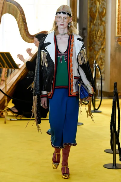 Look 8